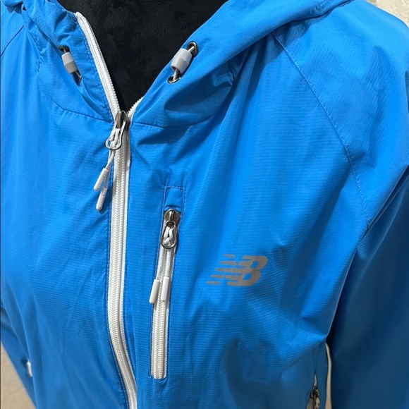 New Balance Size L Blue Hooded Windbreaker Jacket!!! - Picture 3 of 8